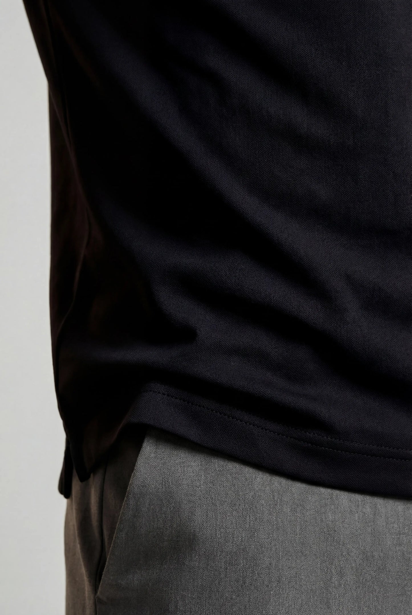 Sort Slim Fit Polo T-shirt for Men – Breathable Technical Fabric for Sports & Everyday Wear